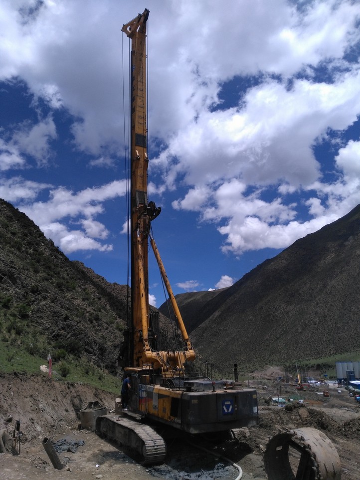 2017年6月徐工XRS1050旋挖钻机在西藏施工